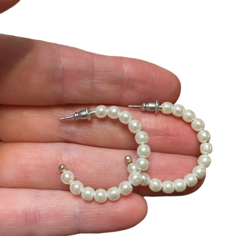 ✨3/$15 ✨ Faux Pearl Hoop Earrings